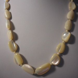 Vintage Mother Of Pearl Bead Necklace 2 